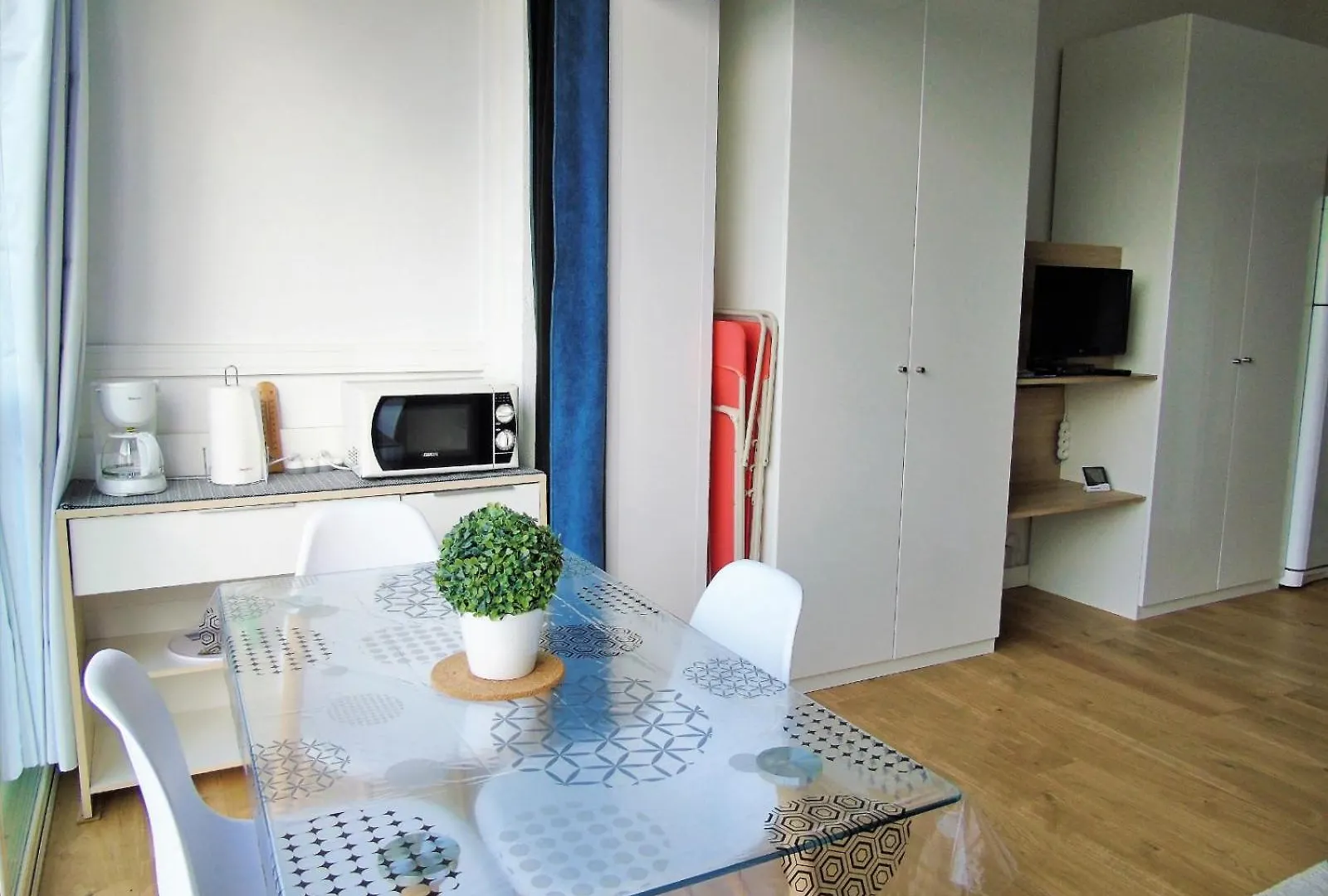 Studio Avec Piscine Et Vue Montagne Roses Apartment